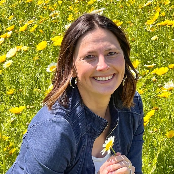 Meet your Posher, Christine - Picture 2 of 4